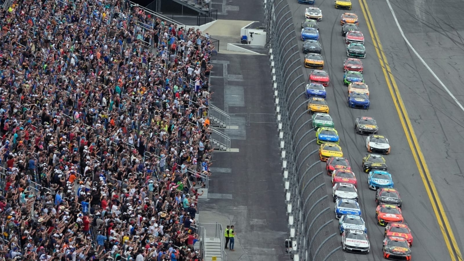 Daytona 500 weather delay: NASCAR drops second red flag due to rain, expected restart time