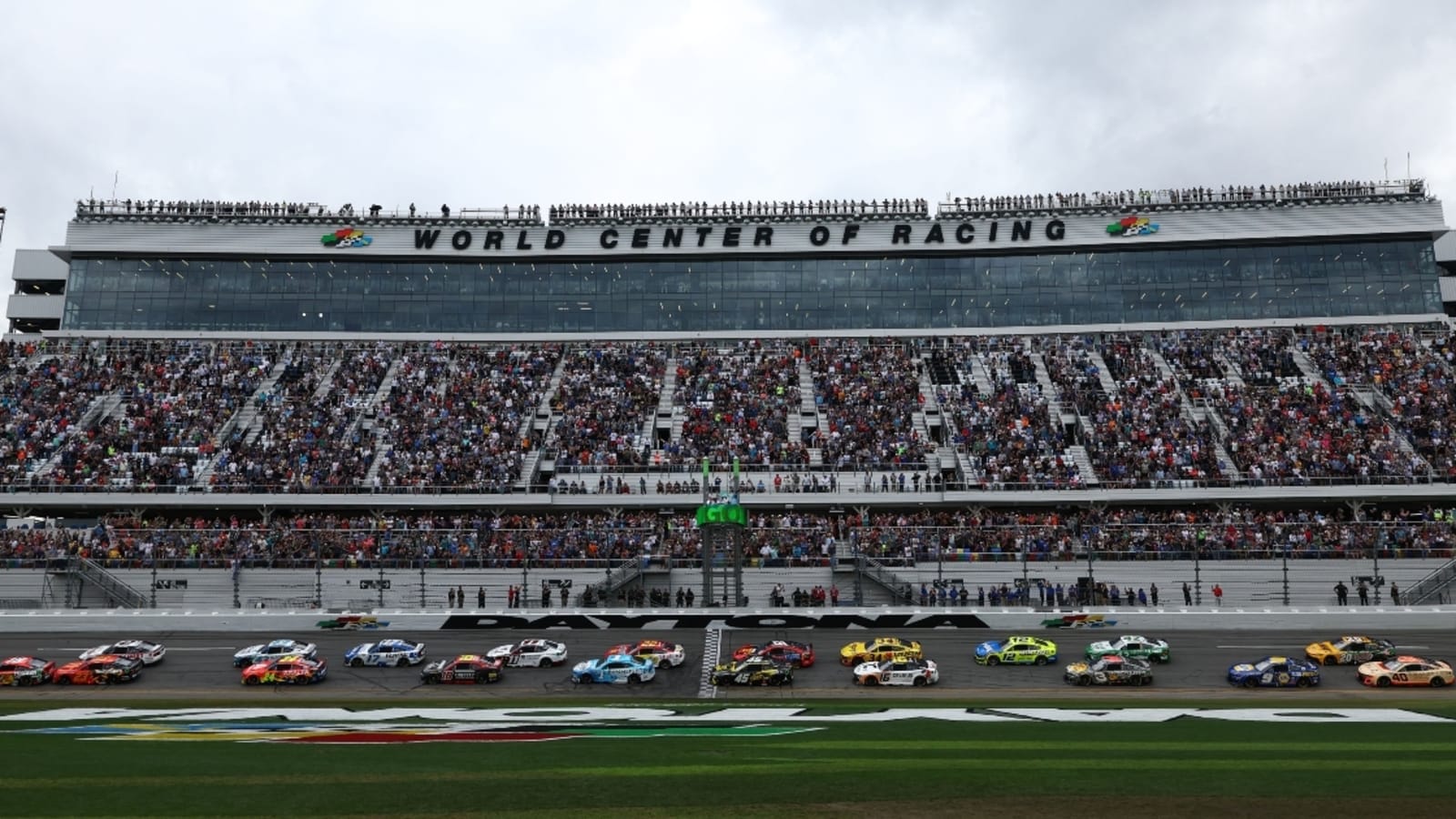 Daytona 500 weather delay: NASCAR issues call to drivers, expected restart time revealed