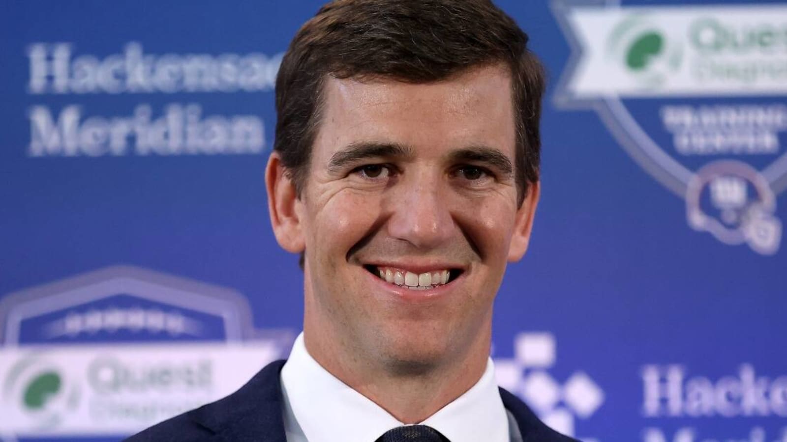 Eli Manning gives real reason for missing Tom Brady roast, torches him in the process