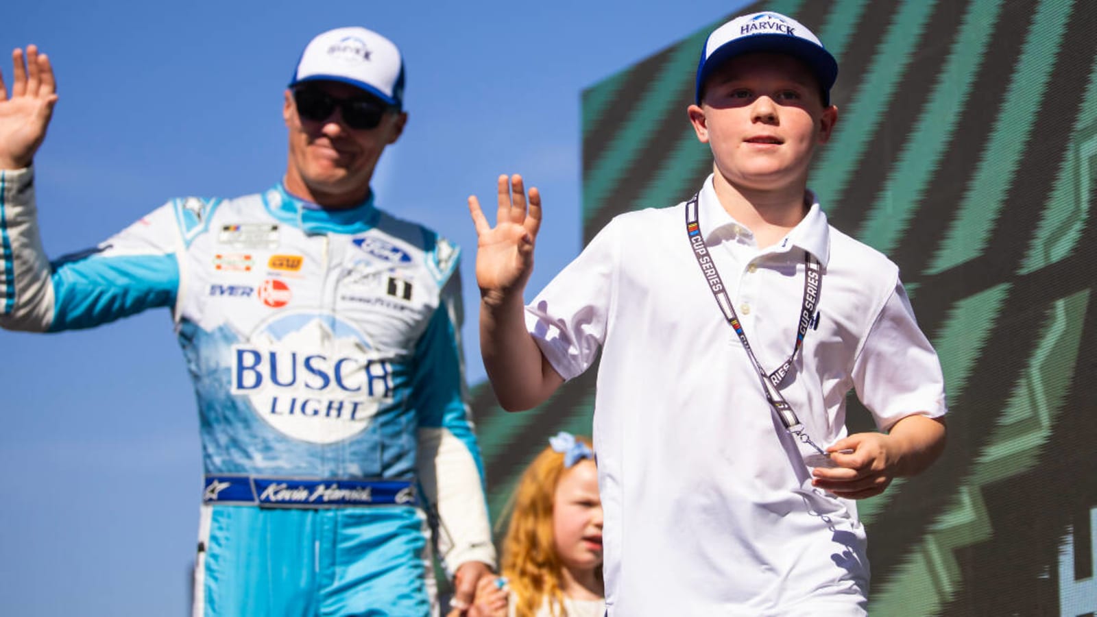 Kevin Harvick lets son Keelan drive a full-body stock car for first time ever