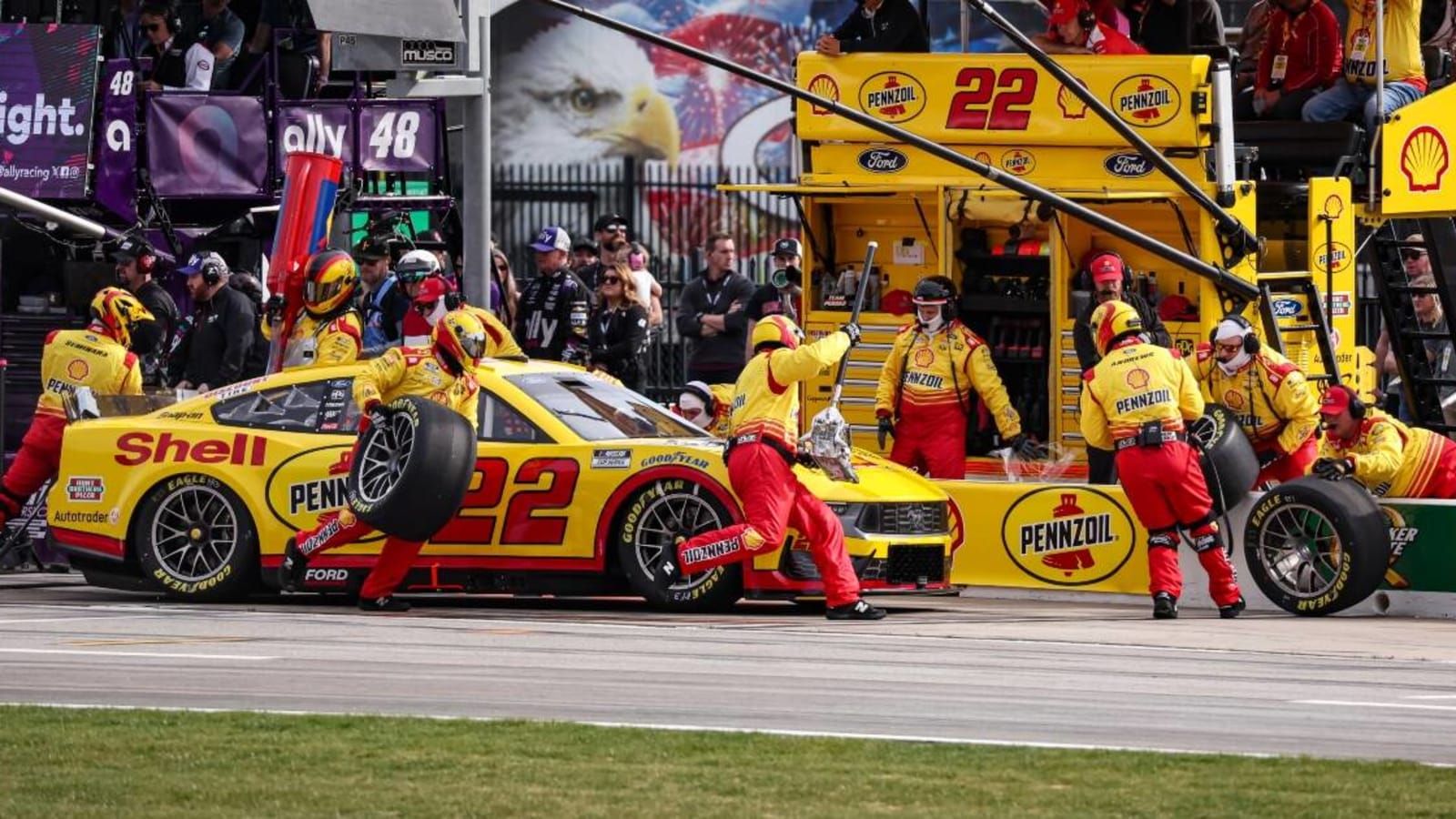Joey Logano causes wreck late in Stage 2, leaves Denny Hamlin furious