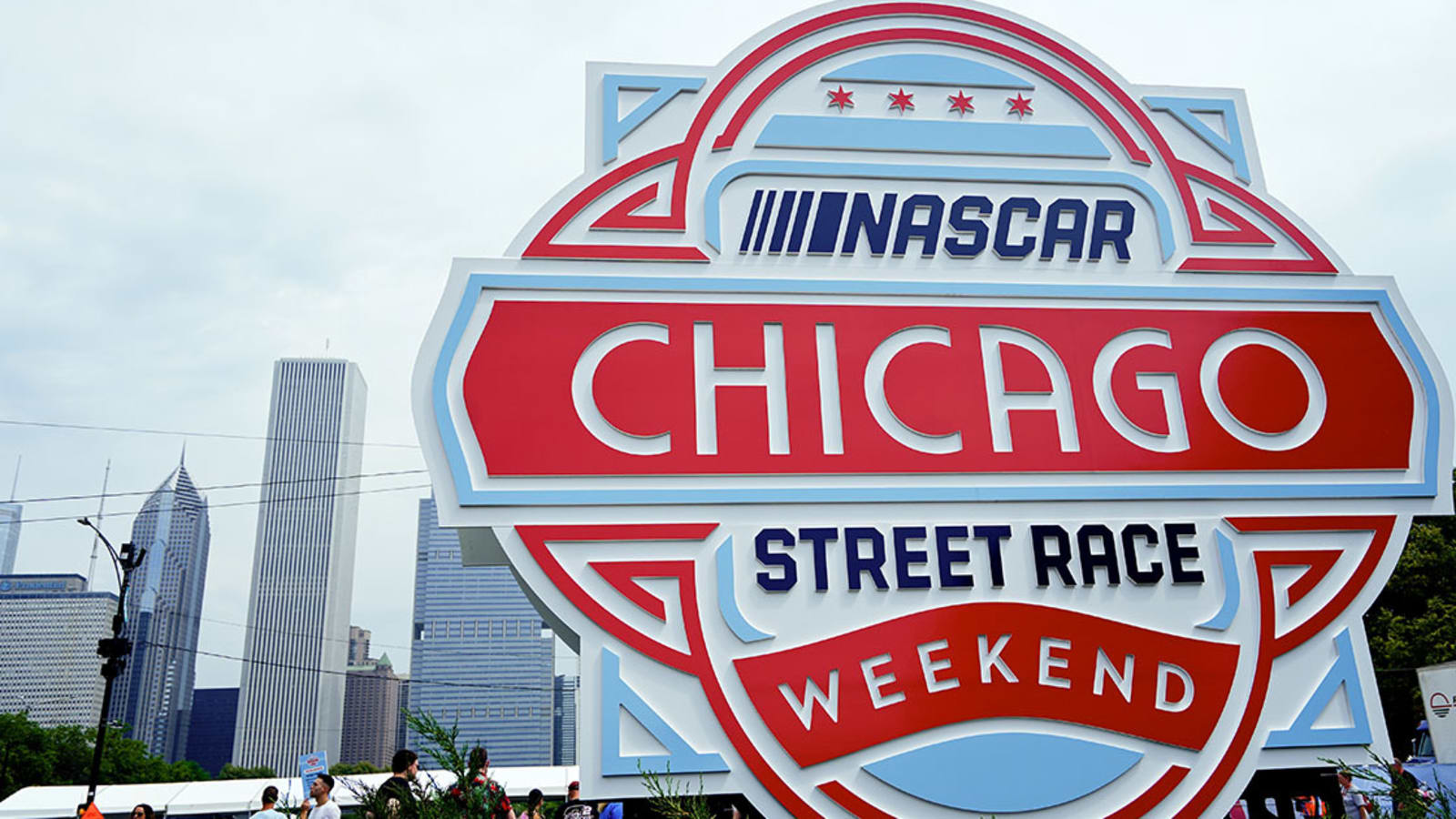 Blackhawks icon Chris Chelios, Bears great Matt Forte named grand marshals for NASCAR Chicago Street Race
