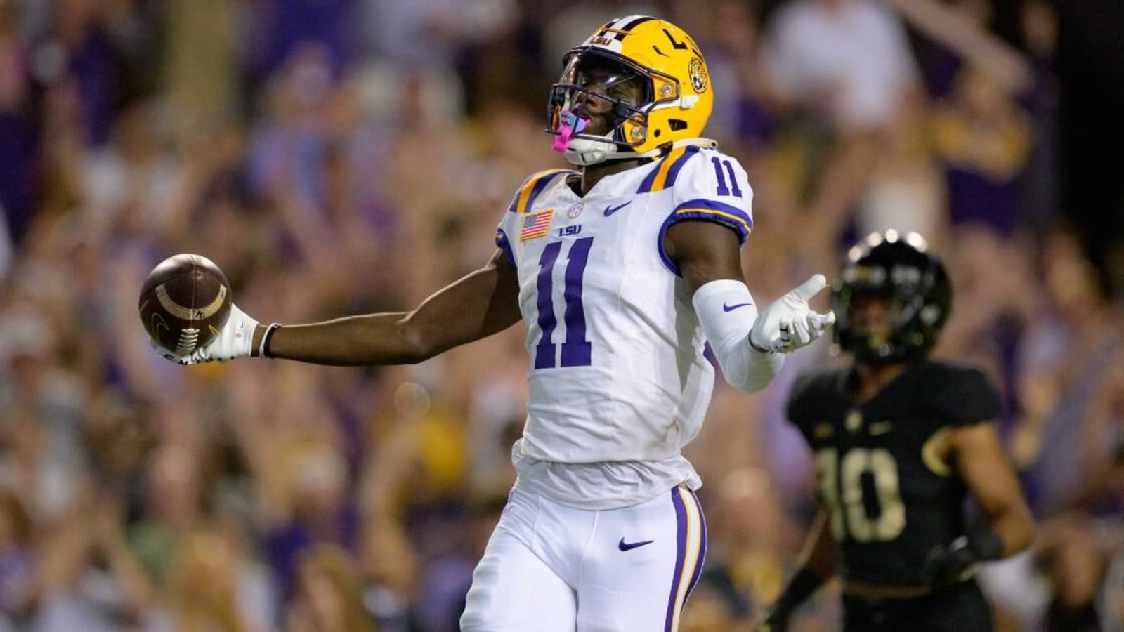 Jacksonville Jaguars select Brian Thomas Jr. in first round of 2024 NFL