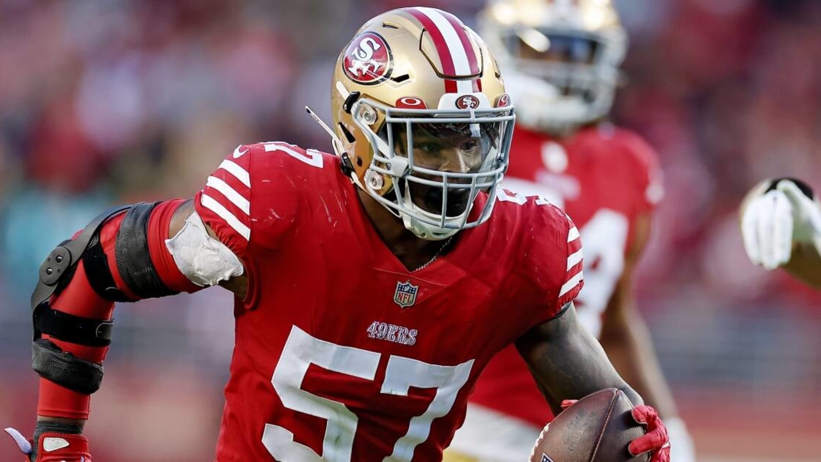 San Francisco 49ers linebacker Dre Greenlaw carted off after apparent leg injury