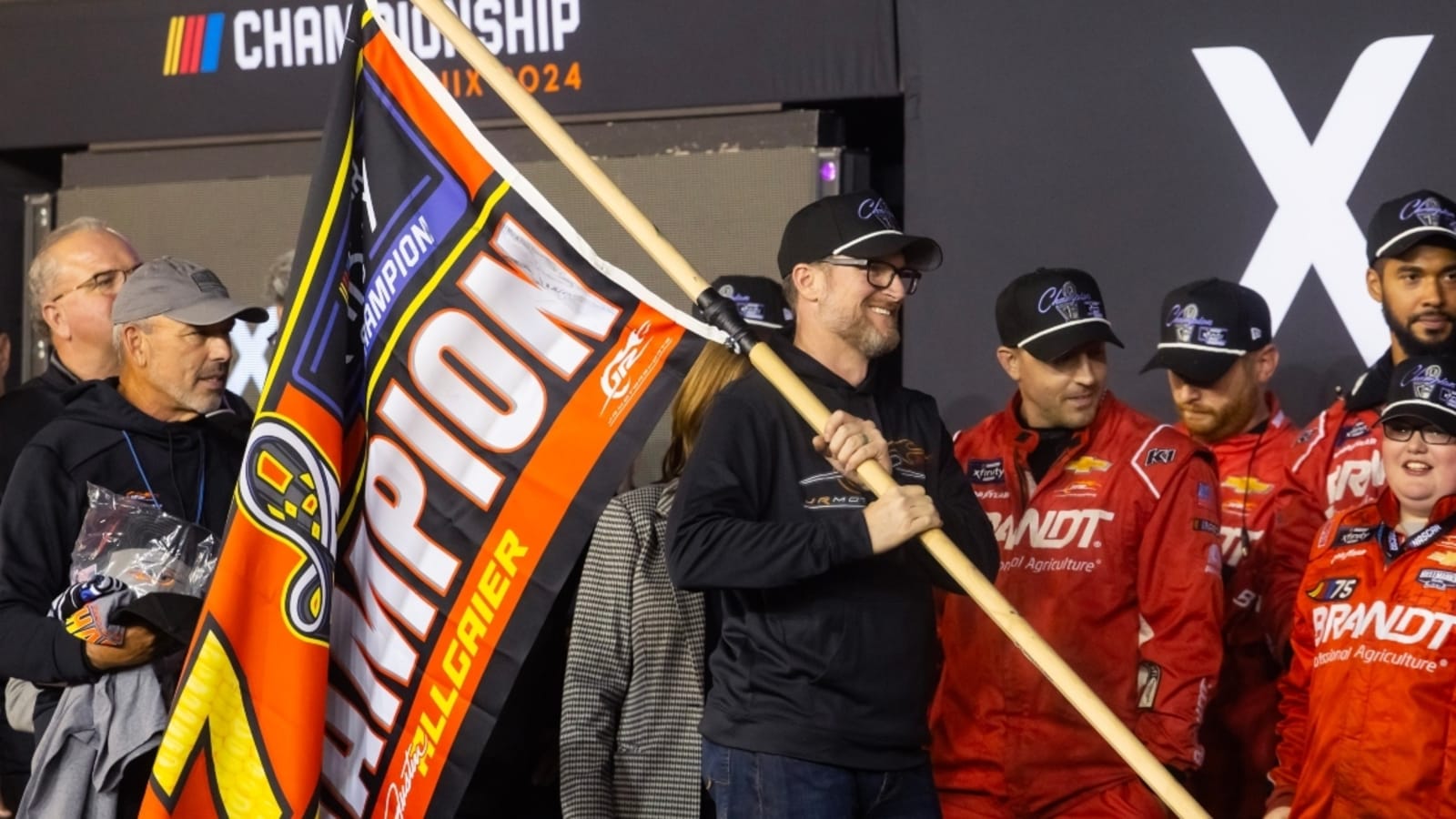 Dale Earnhardt Jr. explains why JR Motorsports selected car No. 40 in Daytona 500