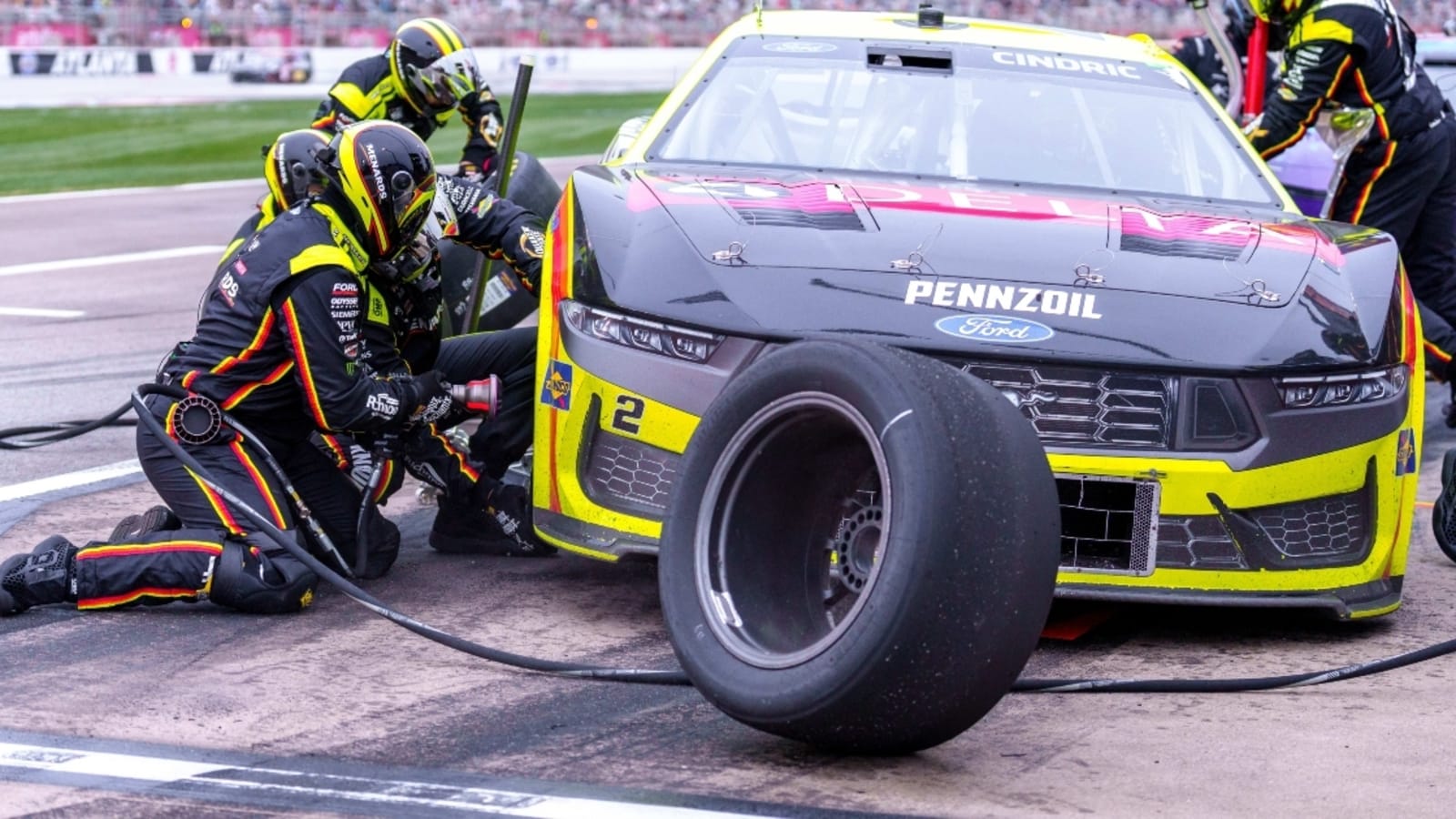 NASCAR updates uncontrolled tire rule after Homestead-Miami