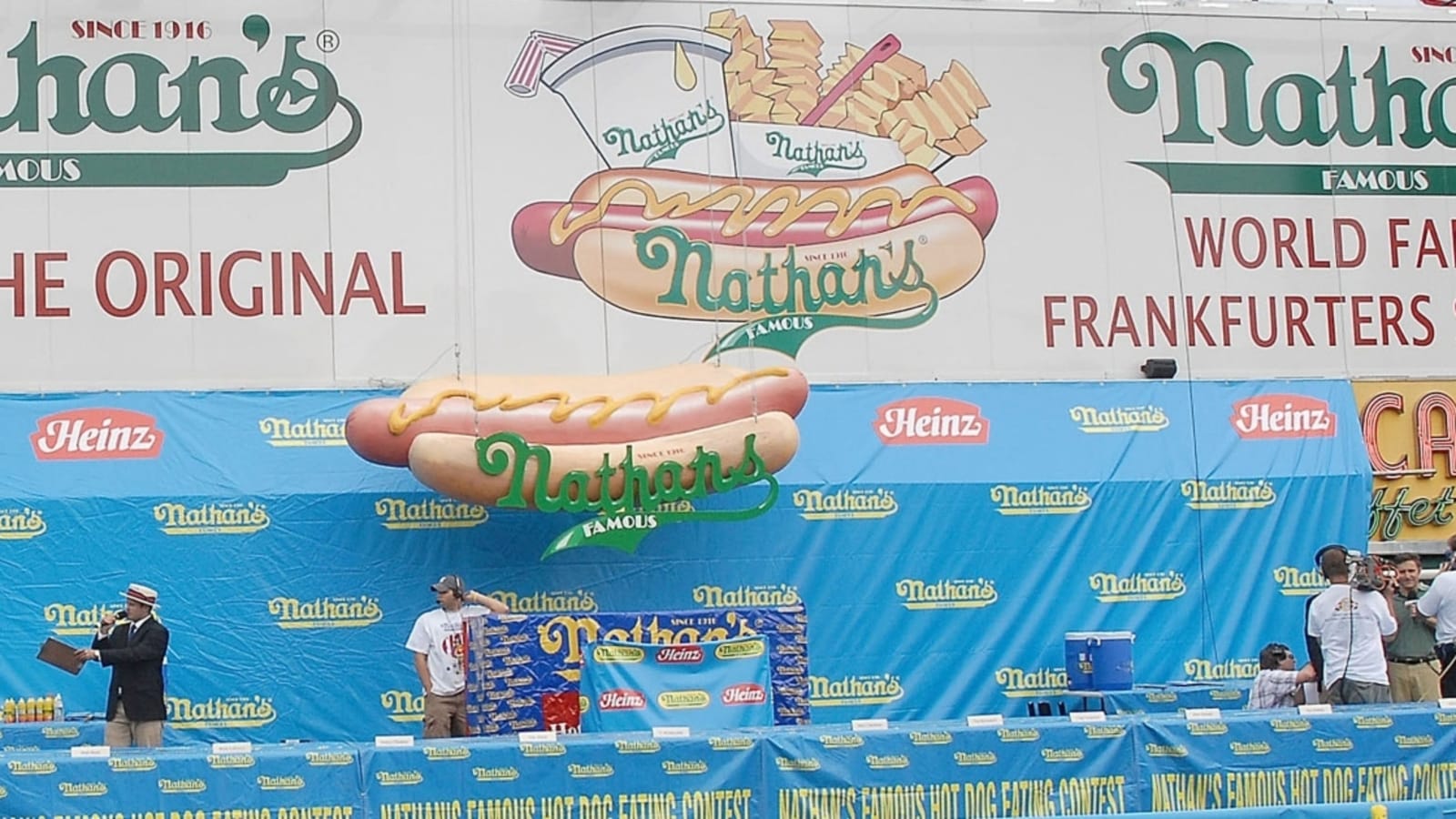 Patrick Bertoletti wins Nathan’s Famous Hot Dog Eating Fourth of July contest