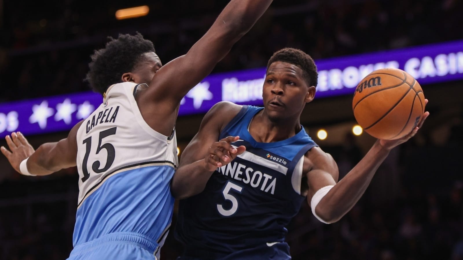Horn falls from jumbotron, nearly hits players in Hawks vs. Timberwolves