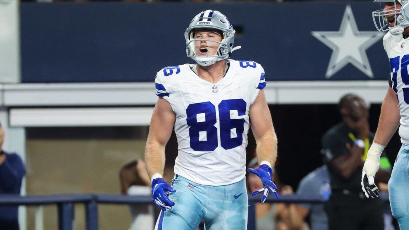 Cowboys select TE Luke Schoonmaker in Round 2 of NFL Draft