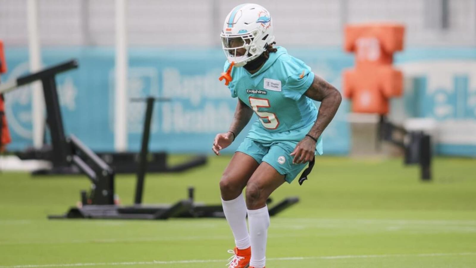 Dolphins CB Jalen Ramsey ahead of schedule in knee injury recovery
