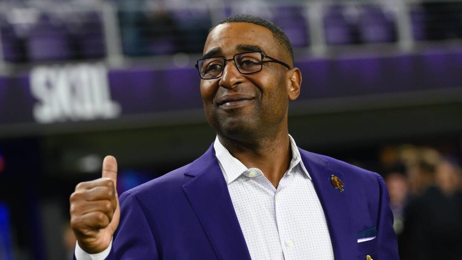 FAU hires Cris Carter as Executive Director of Player Development