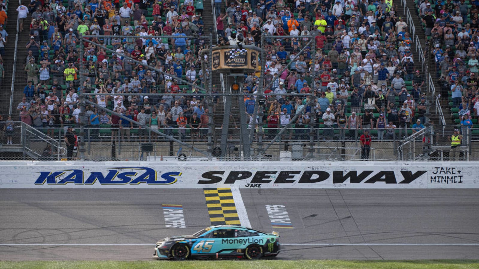 NASCAR announces targeted start time for AdventHealth 400 at Kansas amid rain delay