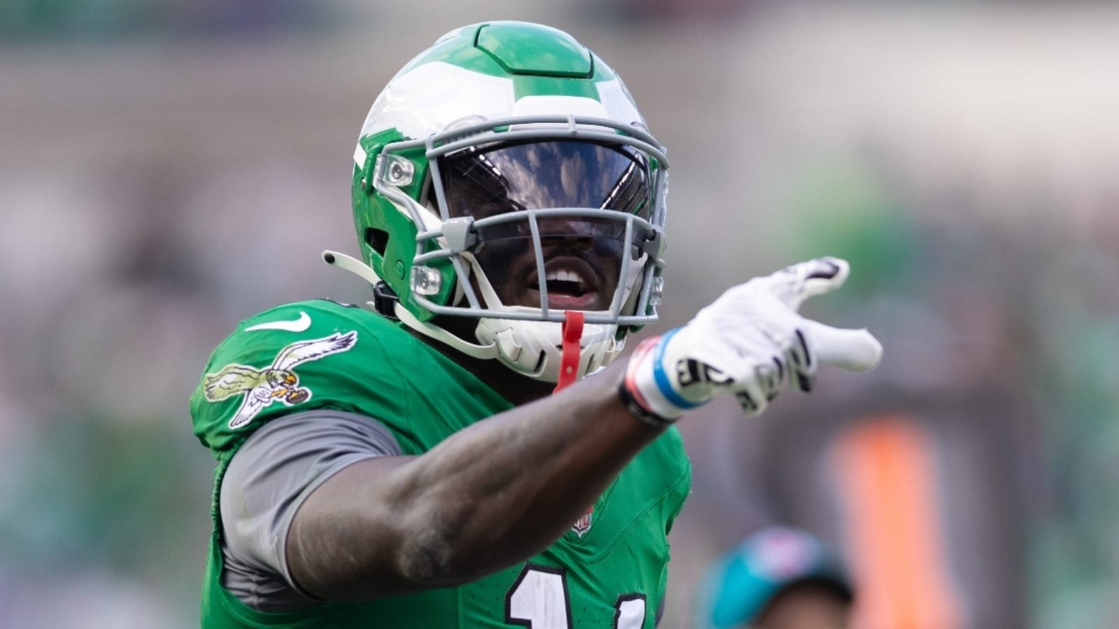 A.J. Brown brings Lombardi Trophy to hospital to visit 10-year-old Philadelphia plane crash survivor