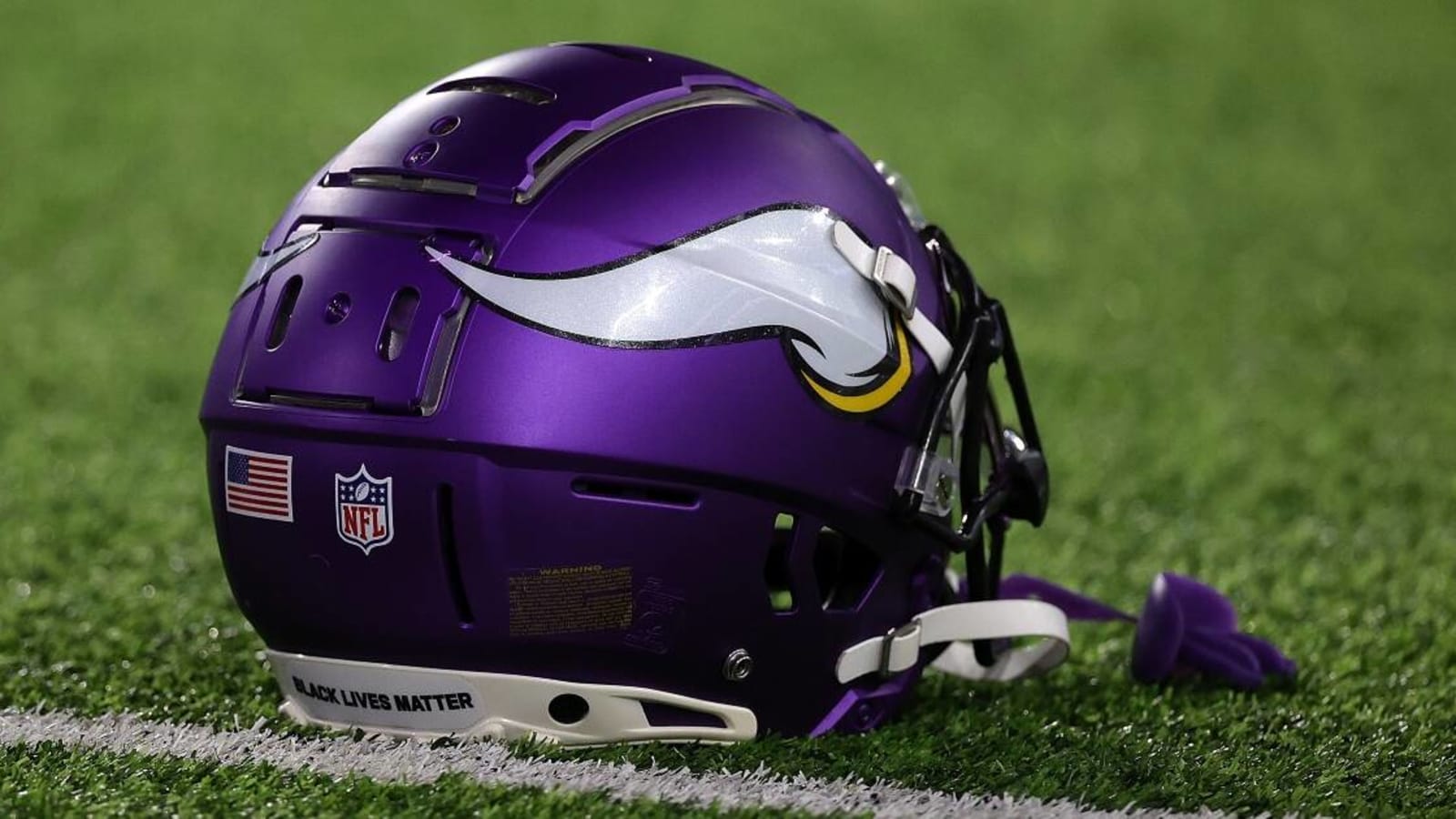Vikings WR KJ Osborn carted off field after scary injury vs Falcons