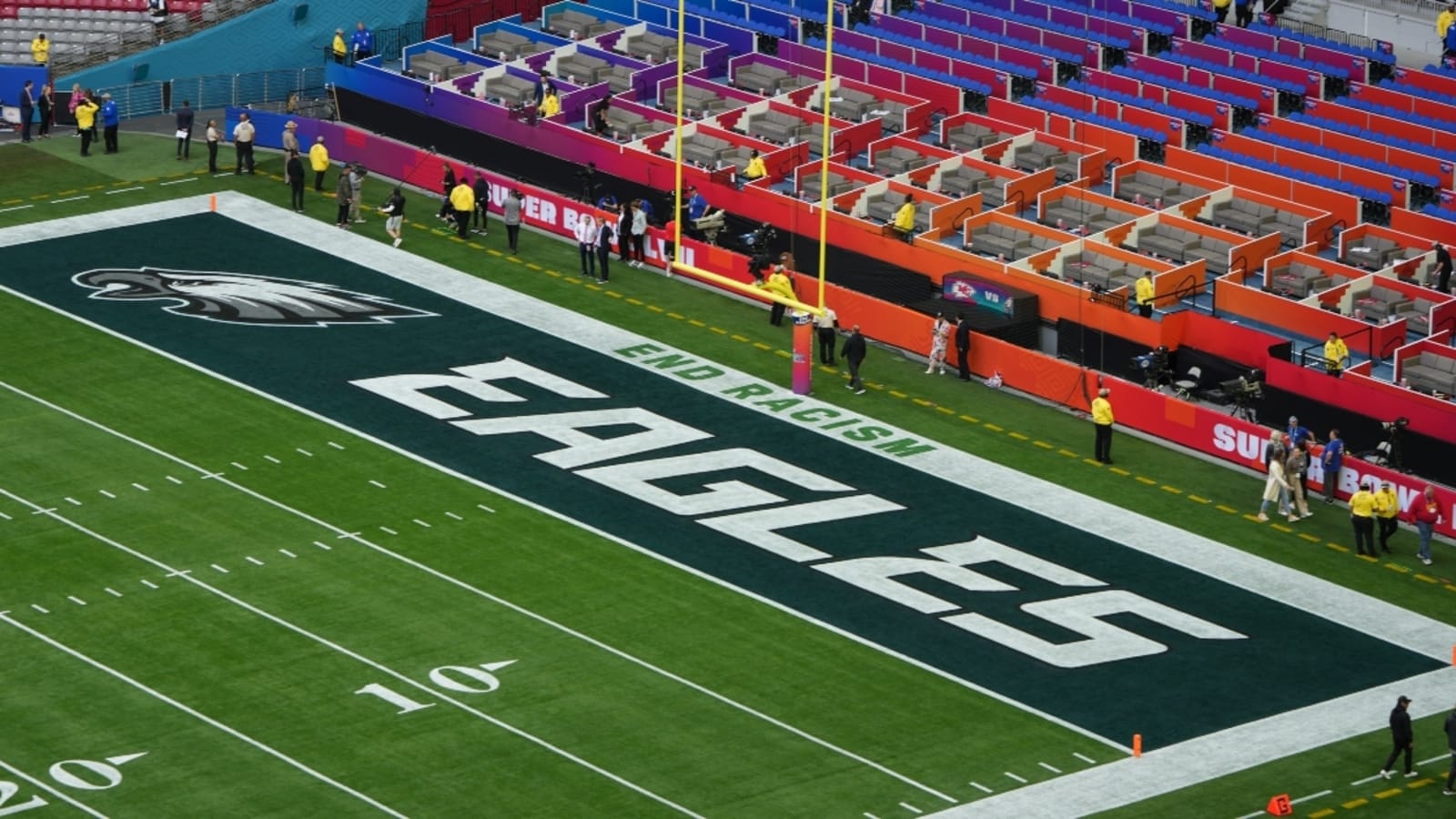 18-year-old Eagles fan on life support after falling from light pole during NFC Championship celebration