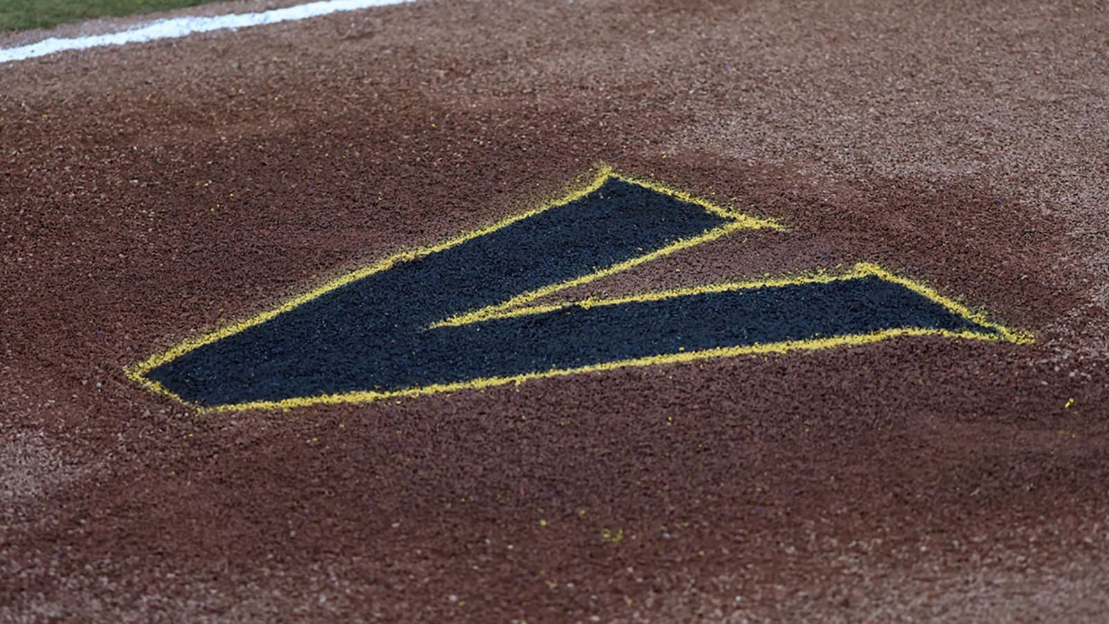 Baltimore Orioles select Vanderbilt OF commit Slater de Brun in 2025 MLB Draft