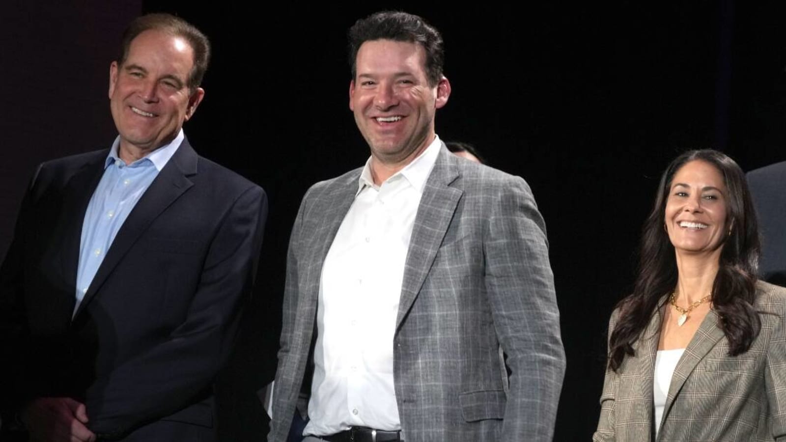 Jim Nantz defends Tony Romo from criticism: ‘Trying the best we can’
