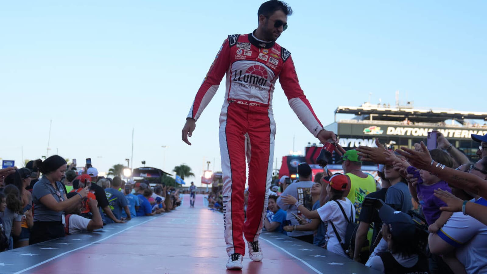 Chase Elliott’s 2024 LLumar paint scheme revealed