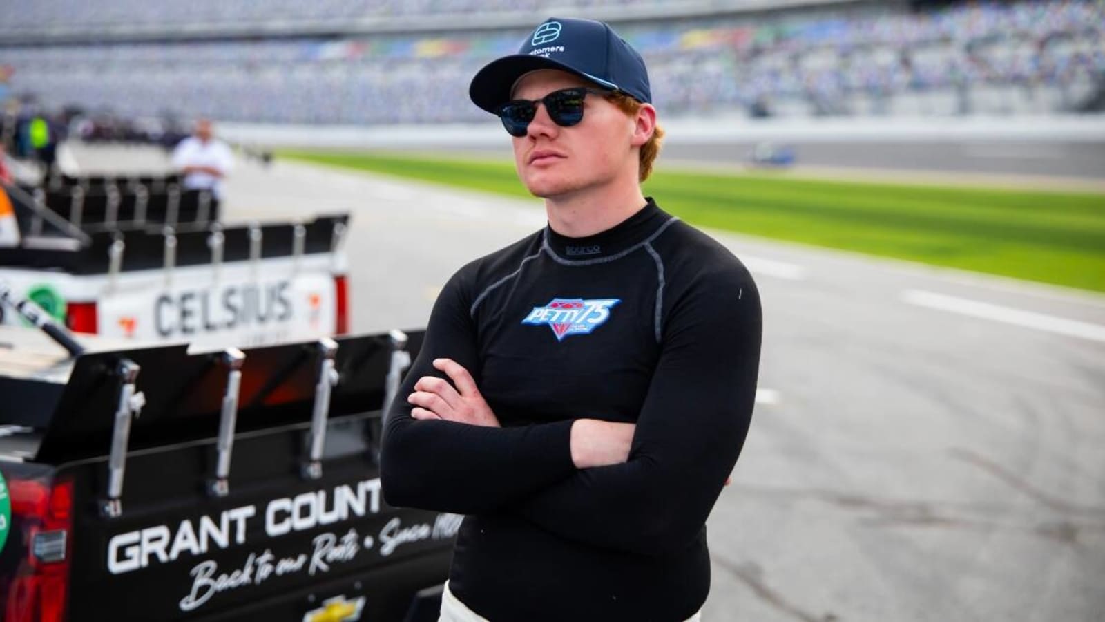 Thad Moffitt wrecks hard early at Texas Motor Speedway, multiple trucks collected