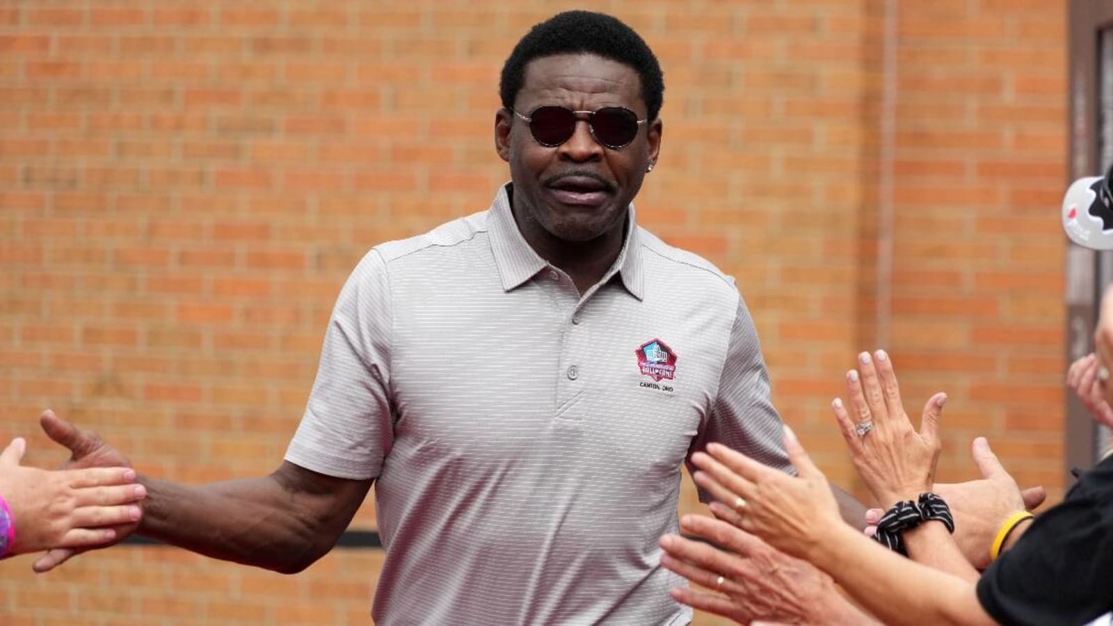 Michael Irvin reaches settlement in defamation lawsuit, will return to NFL Network