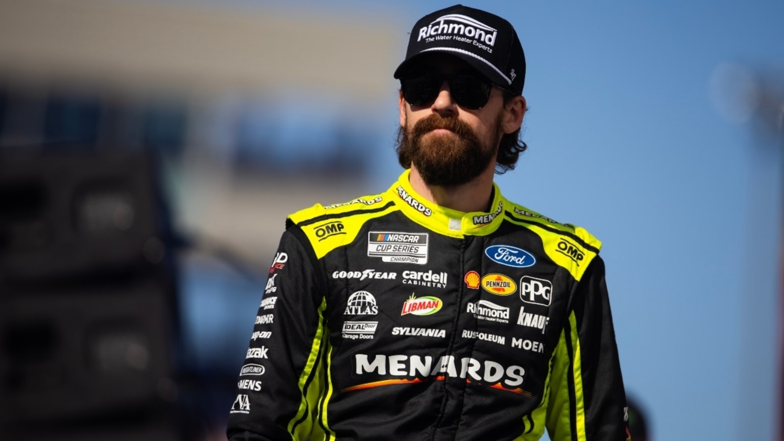 Ryan Blaney, 12 team fume on radio over NASCAR decision to throw caution for Chase Briscoe lost wheel