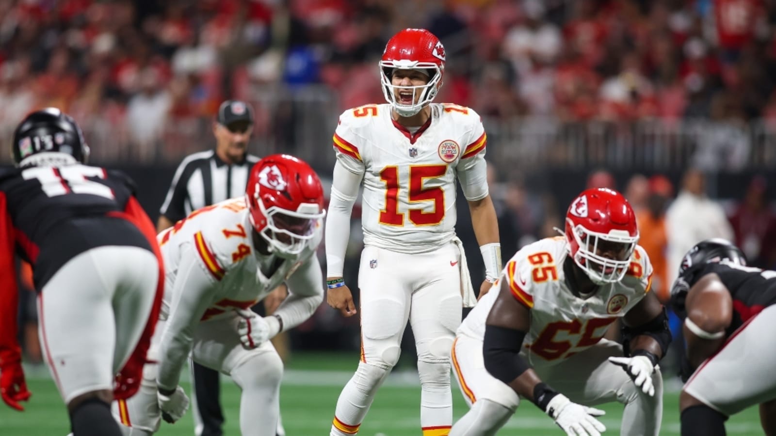 Patrick Mahomes gives Chiefs offensive linemen legendary Christmas gifts