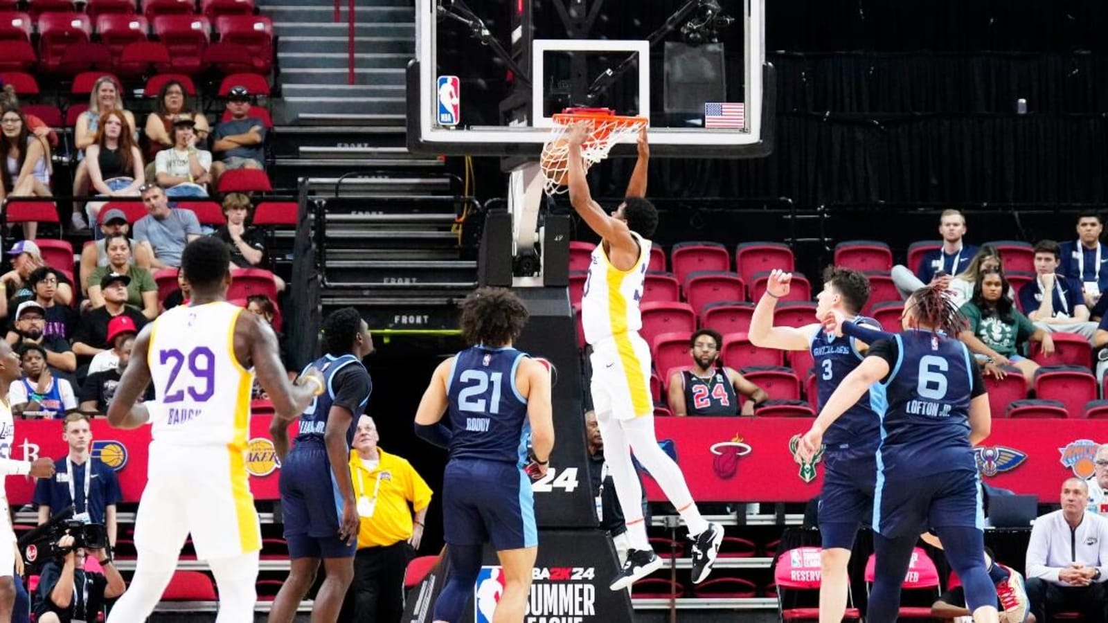 LJ Figueroa throws down insane putback dunk during NBA Summer League