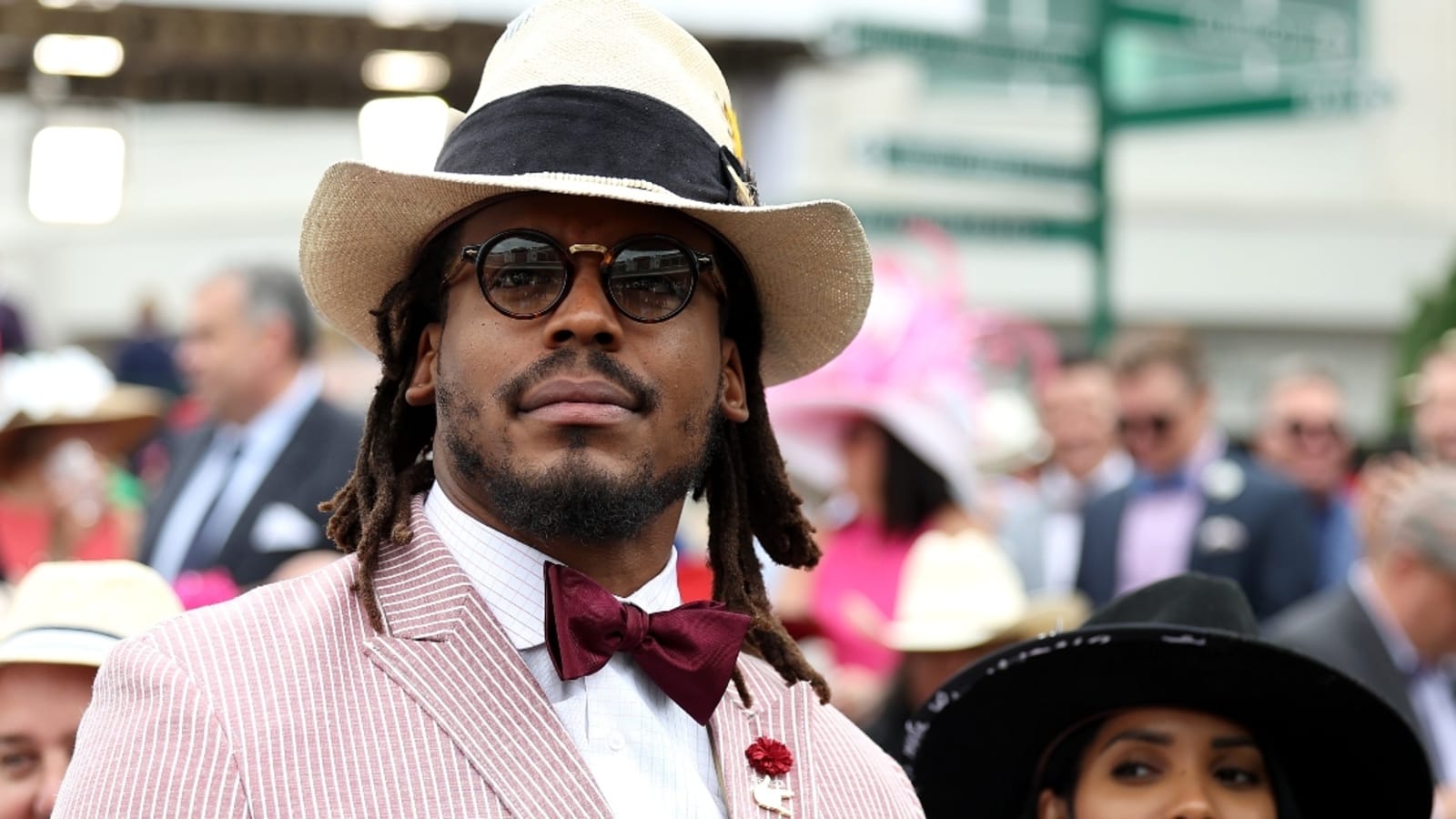 Cam Newton rocks Heisman-inspired hat with suit in first appearance at ceremony since 2010 win