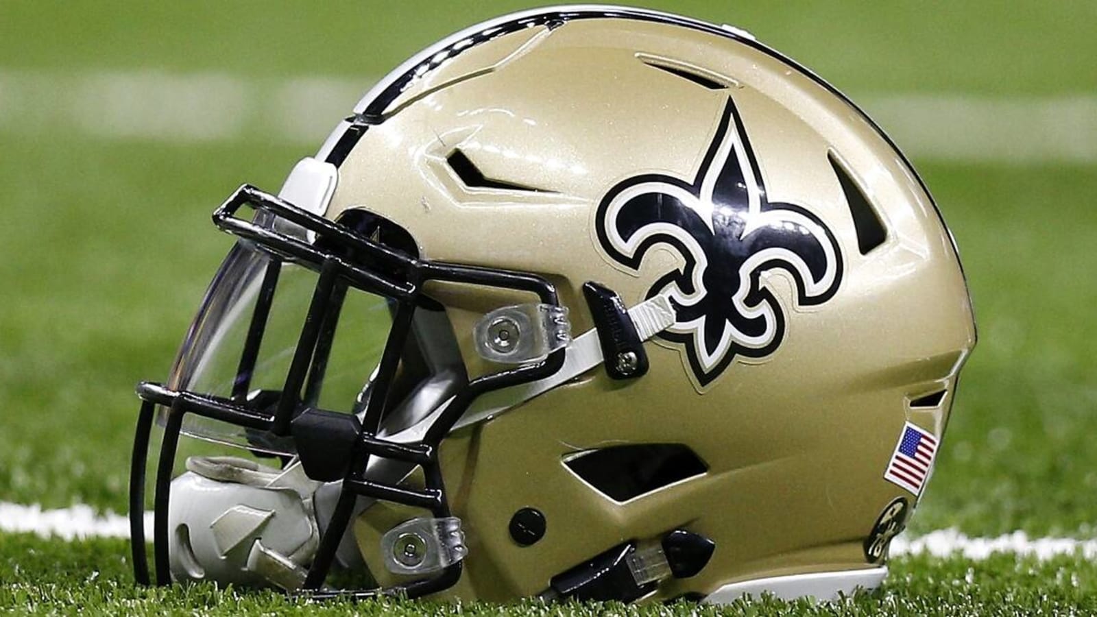 Saints recover critical onside kick after lengthy review, controversial ruling vs. Dolphins