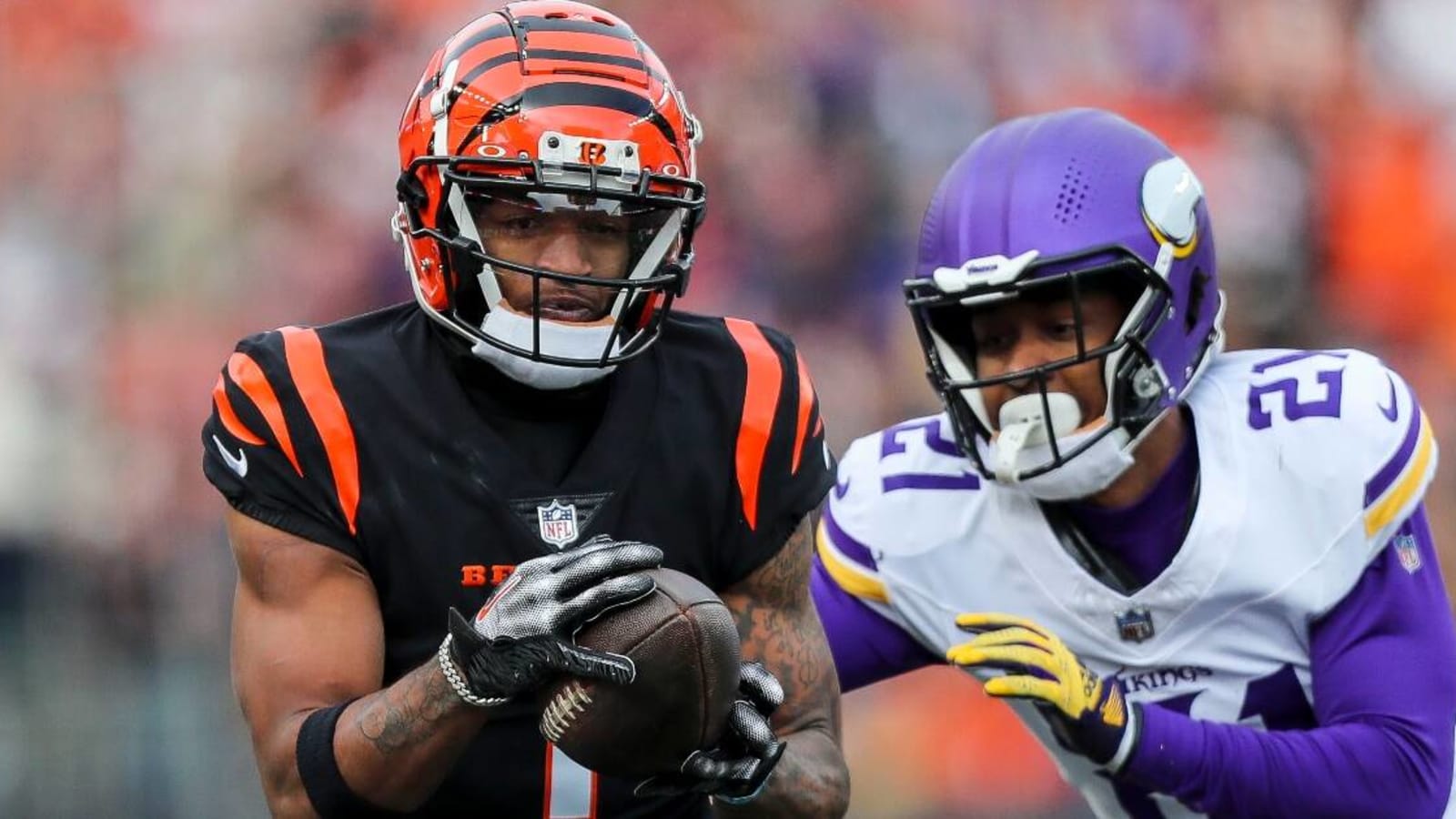 Report: Ja’Marr Chase suffered separated shoulder in Bengals OT win over Vikings