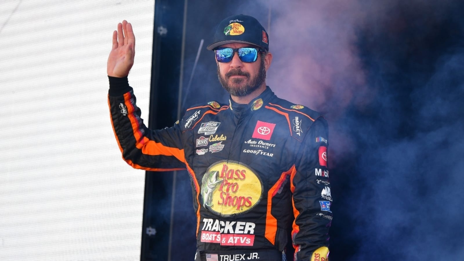 Martin Truex Jr. to return to 2017 Bass Pro Shops paint scheme at Homestead