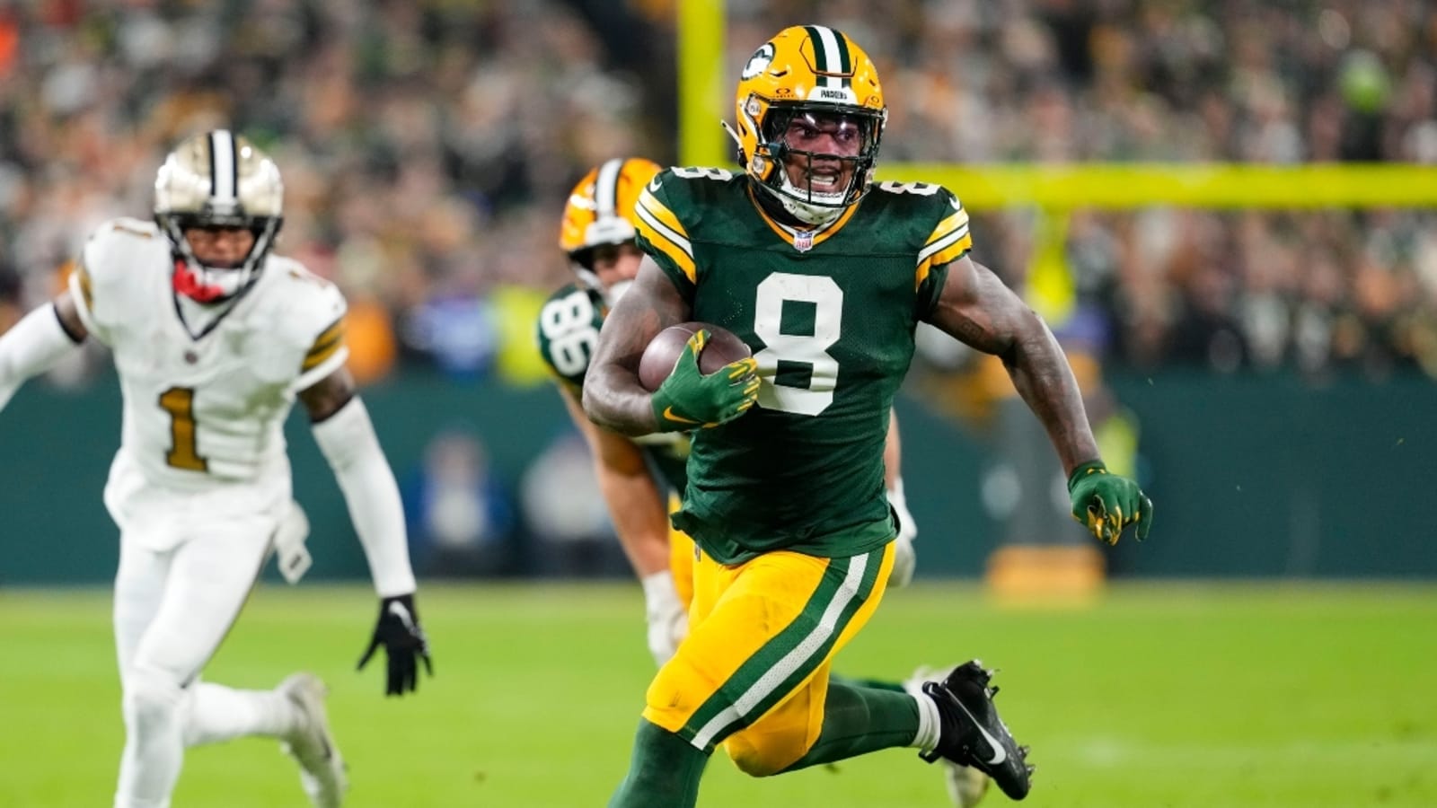 Josh Jacobs injury Report: Green Bay RB leaves game with knee injury