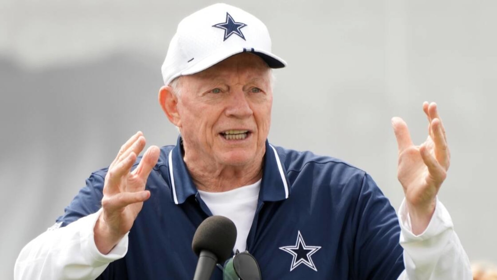 Jerry Jones reacts to Troy Aikman s scathing criticism of Dallas