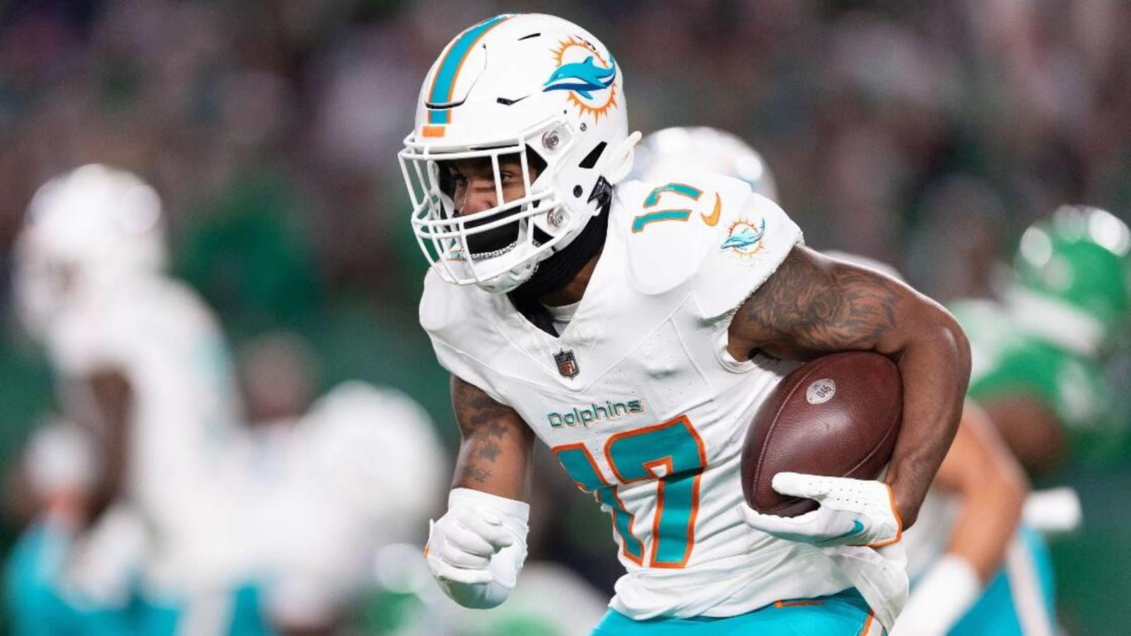 Miami Dolphins sign Jaylen Waddle to three-year extension for $84 million