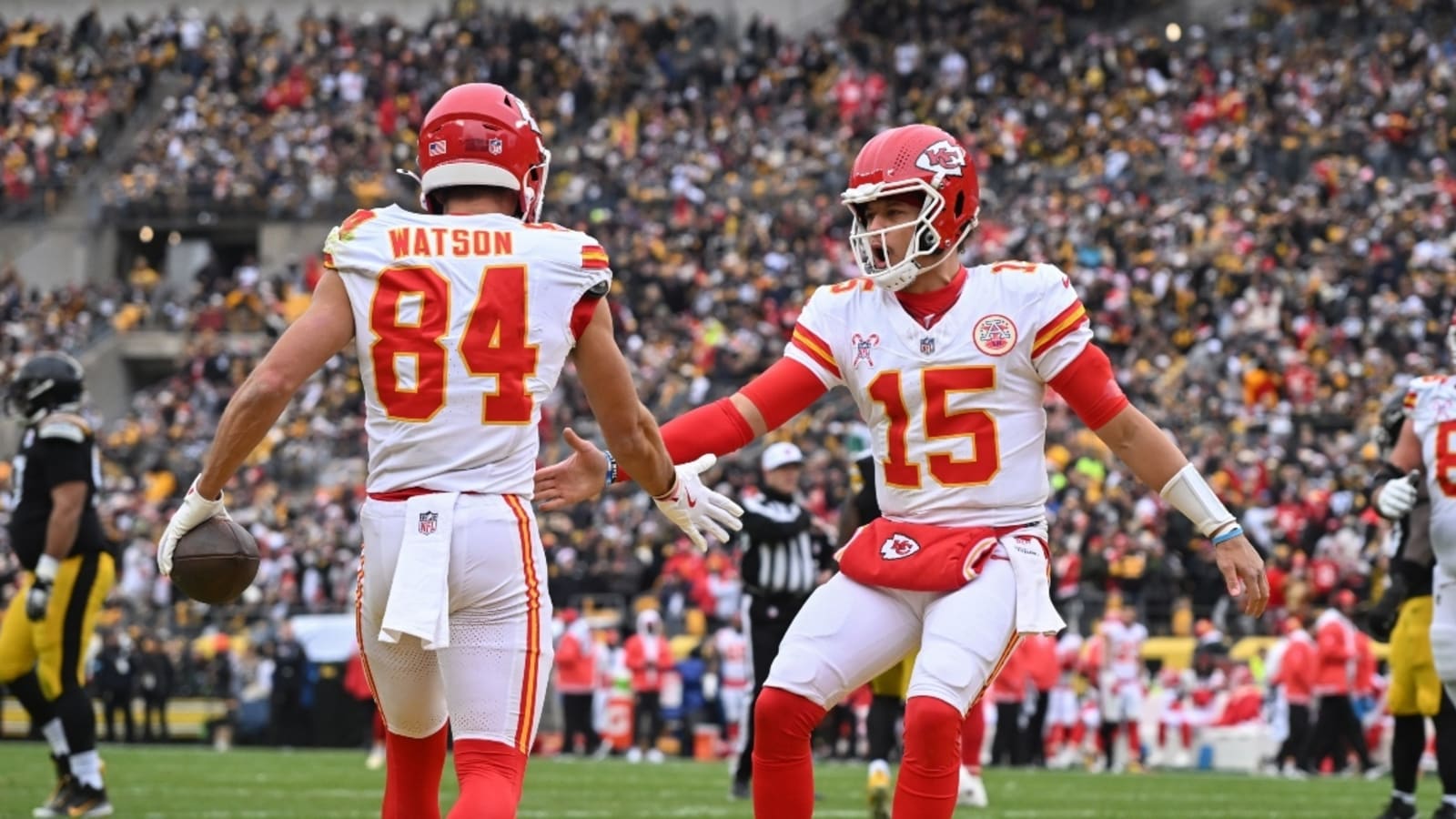 NFL Playoff picture: Chiefs clinch No. 1 seed in AFC, first-round bye with win over Steelers