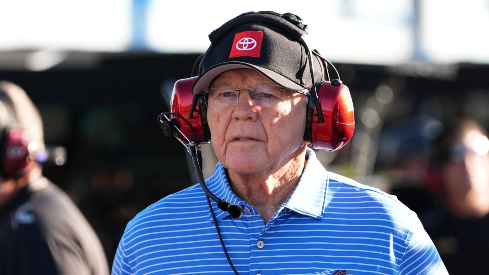 Kevin Harvick presses Joe Gibbs on whether Kyle Busch or Tony Stewart was harder to handle