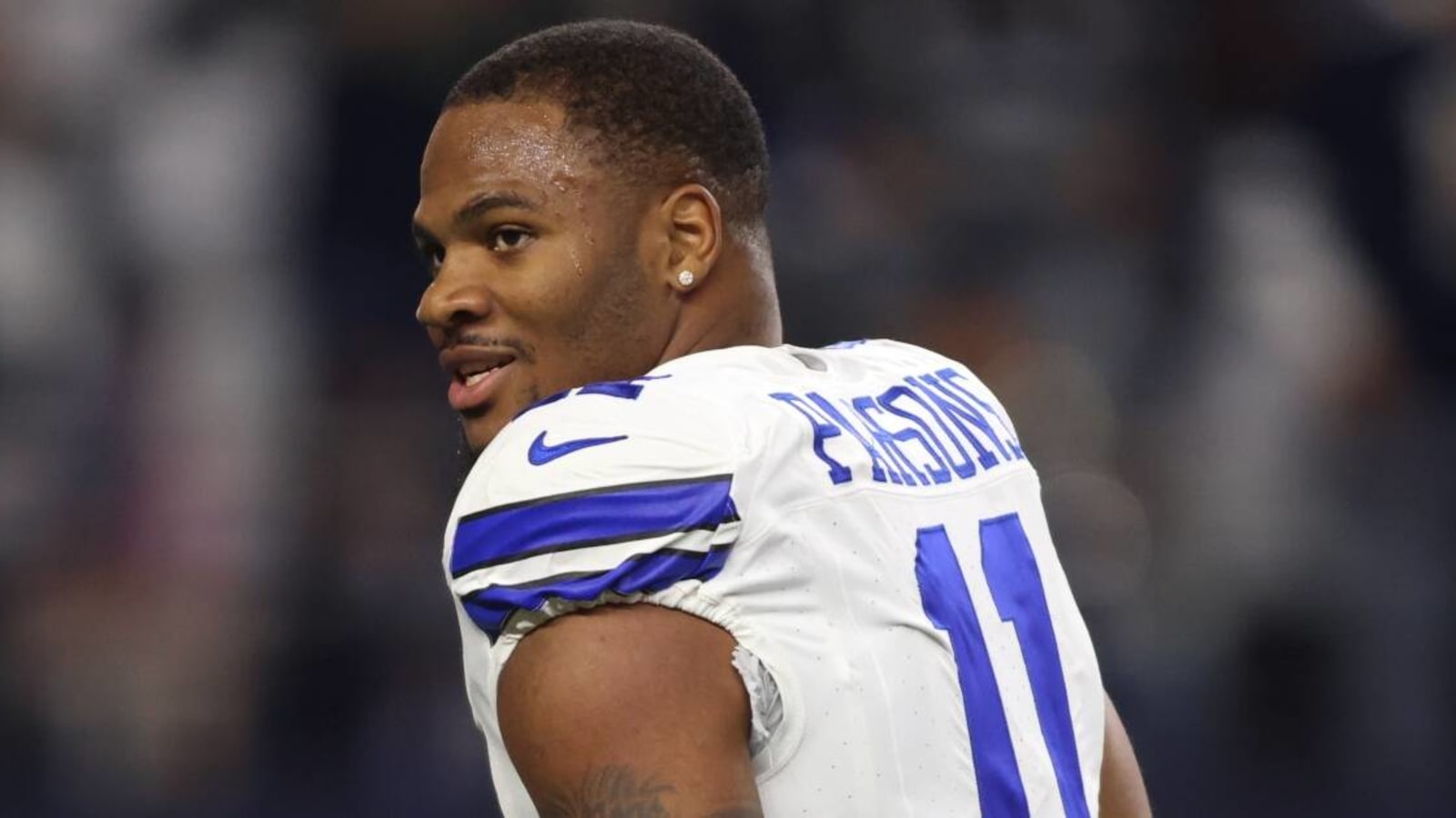 Report: Micah Parsons tells Jerry Jones to call agent, finalize terms of lucrative contract