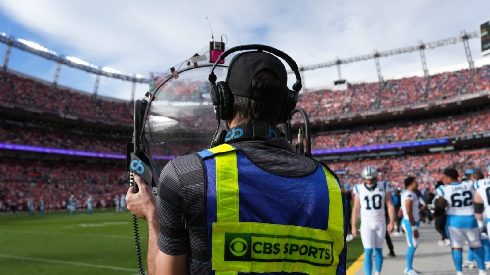 Former acting CIA Director operating sideline microphone during Browns vs. Broncos MNF