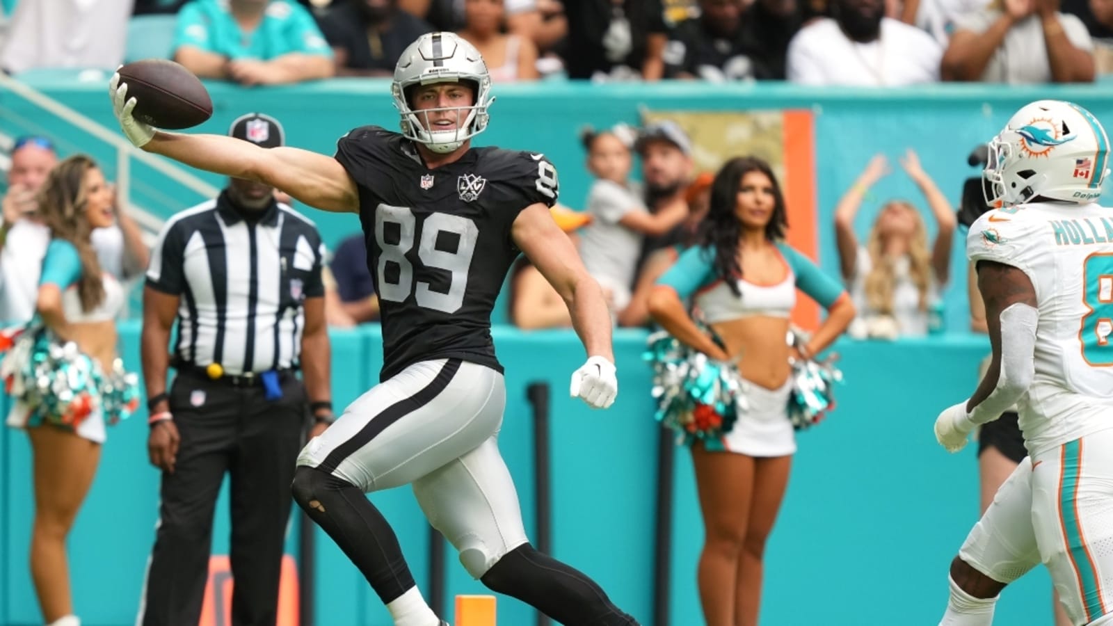Brock Bowers named NFL Offensive Rookie of the Month Yardbarker