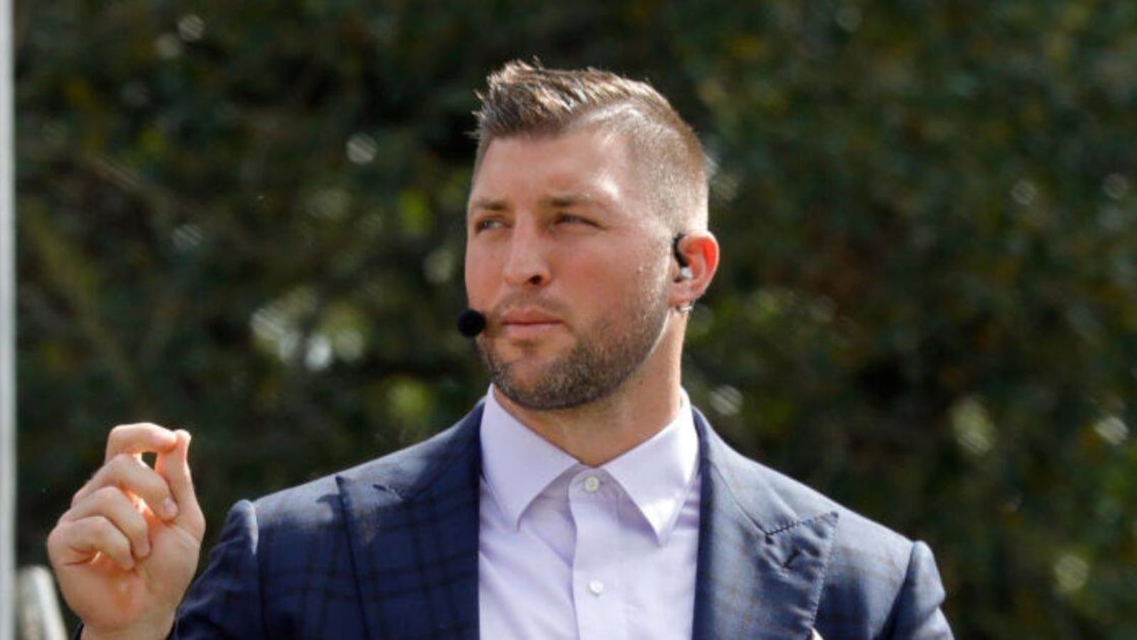 Tim Tebow squats 405 pounds in Texas Longhorns’ weight room