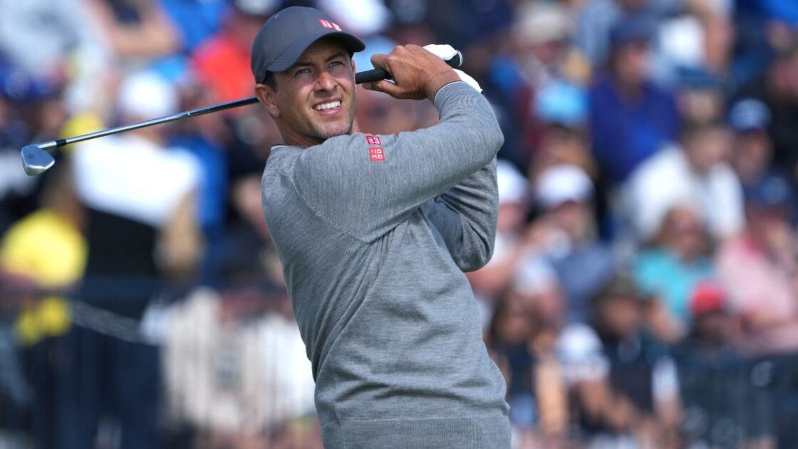 Adam Scott signs glove for Open Championship fan after tee shot drills him in the head