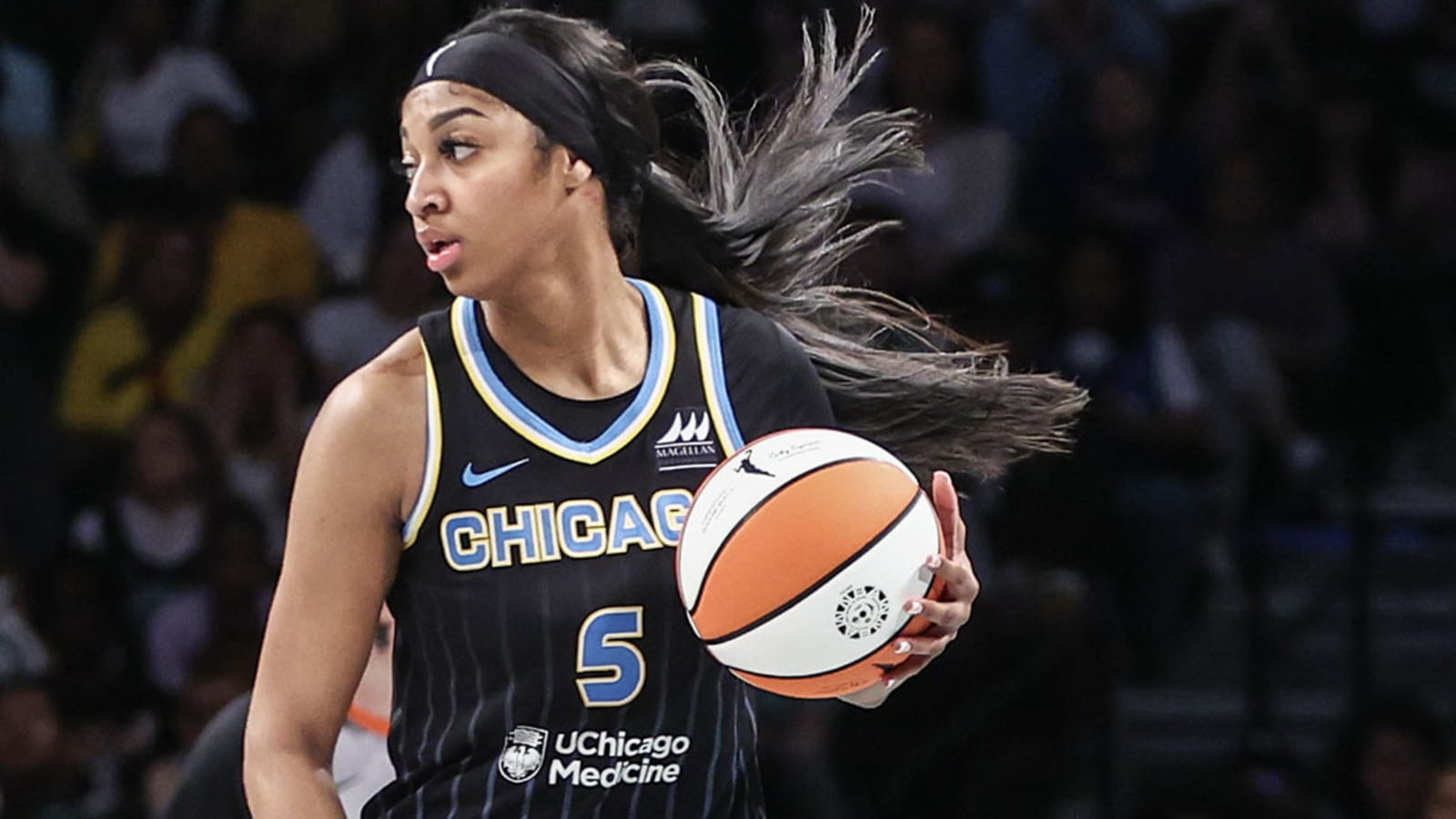 Angel Reese records 12th straight double-double, ties Candace Parker for most in WNBA history