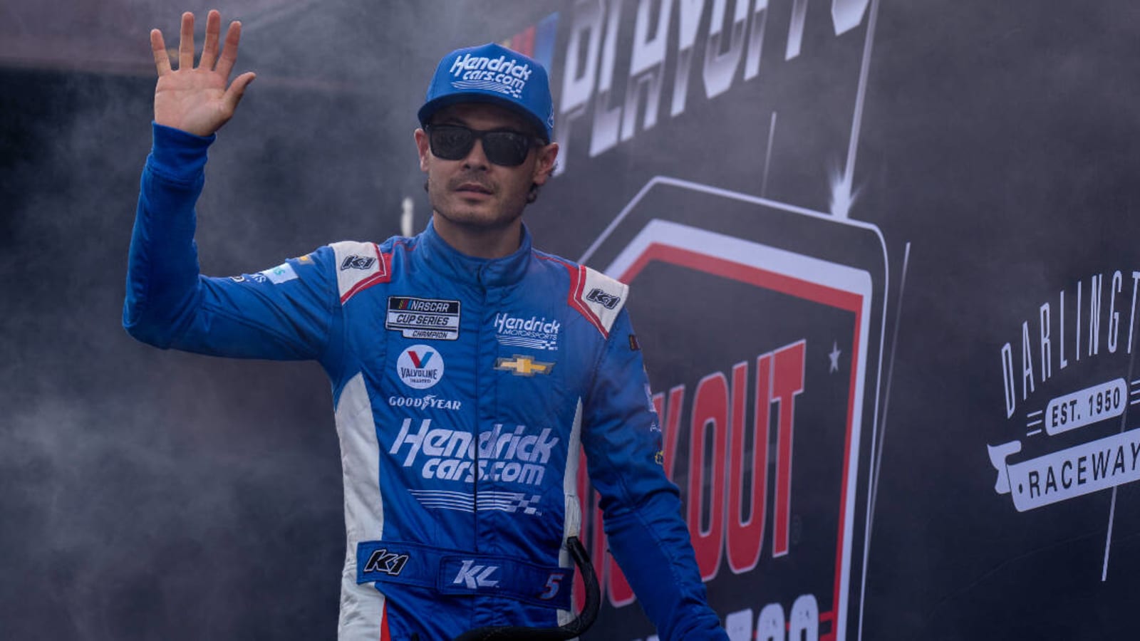 Kyle Larson wins Cook Out Southern 500 at Darlington Raceway, advances
