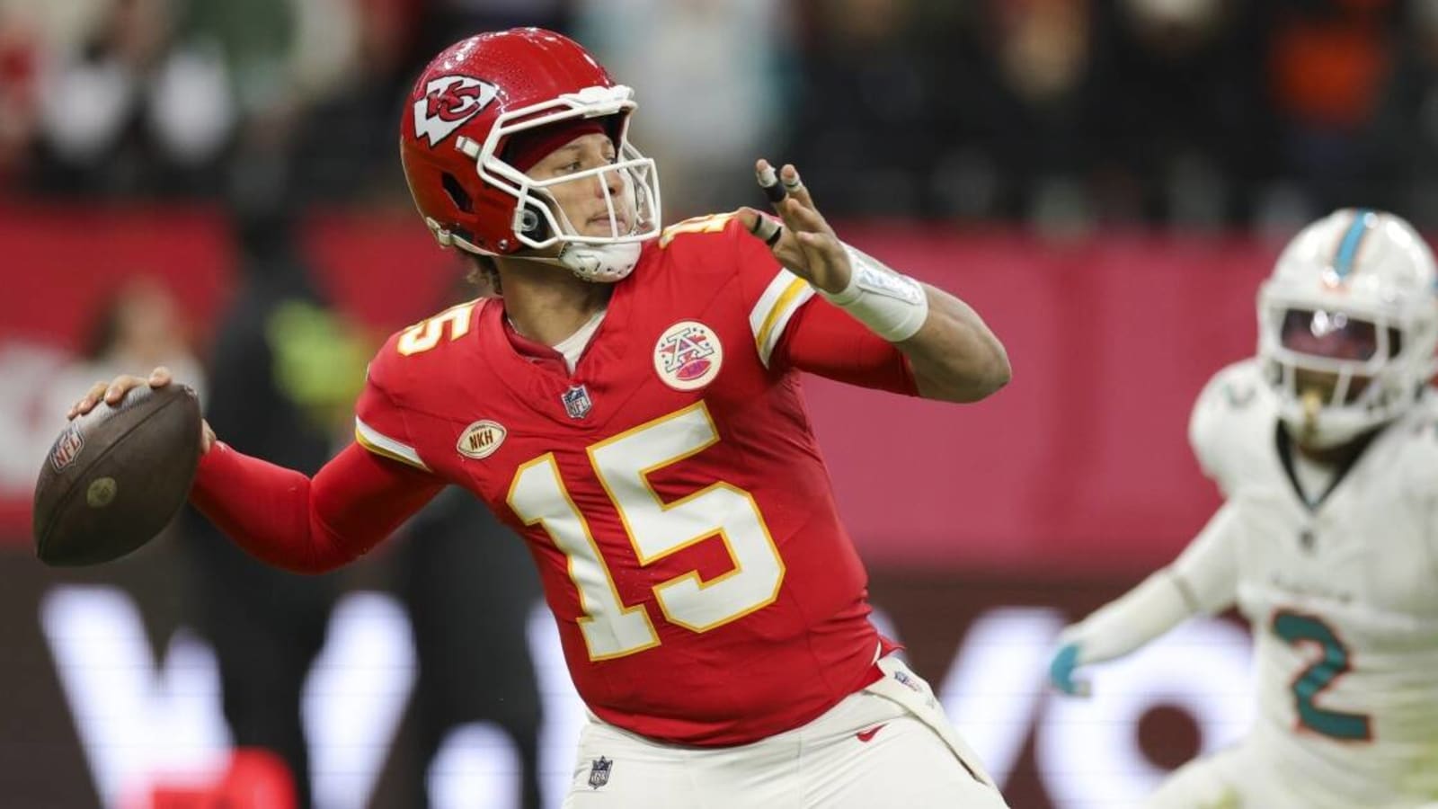 Patrick Mahomes reacts to Dylan Raiola first-career touchdown pass