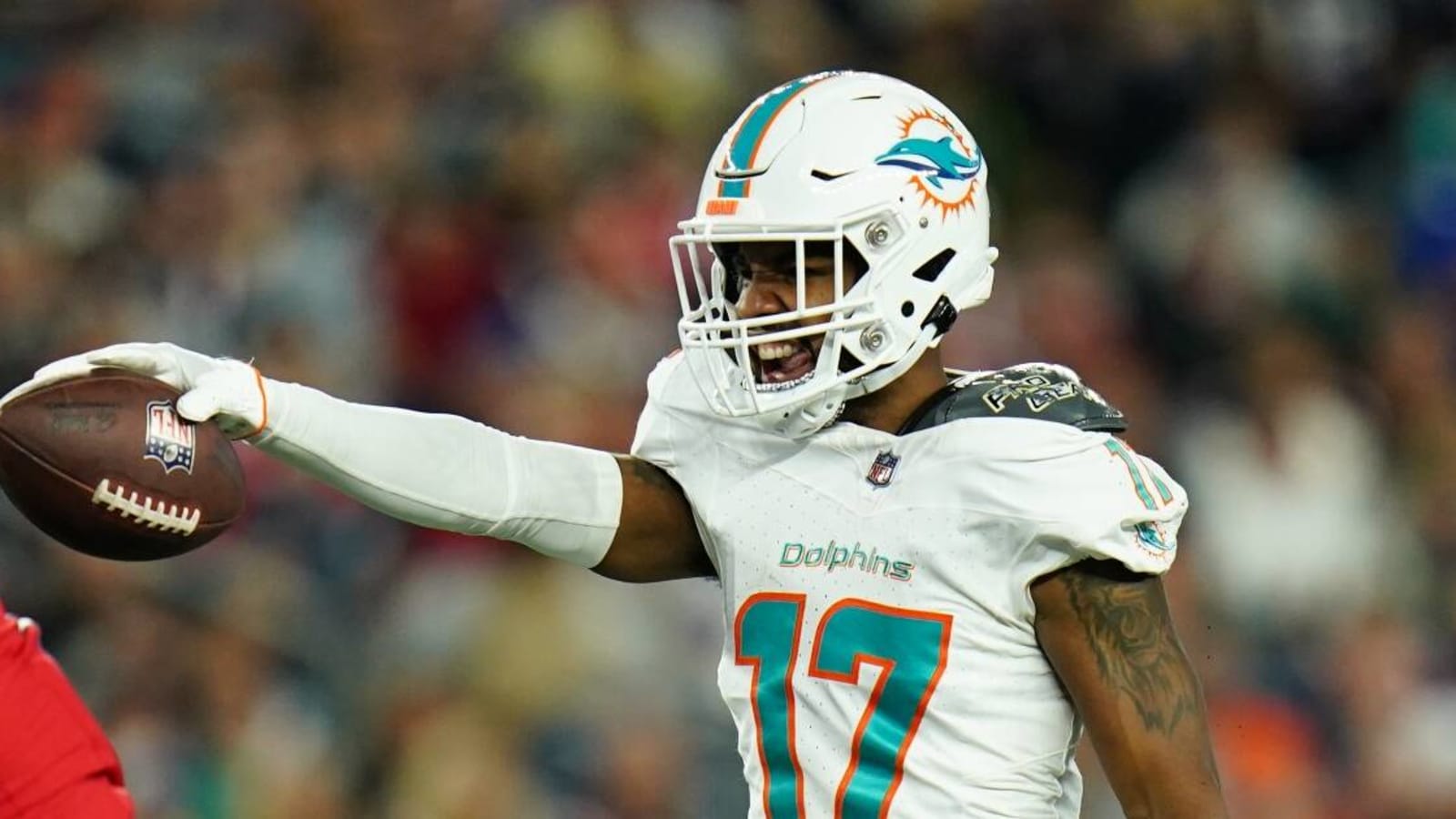 NFL insider reveals return to play timetable for injured Dolphins WR Jaylen Waddle