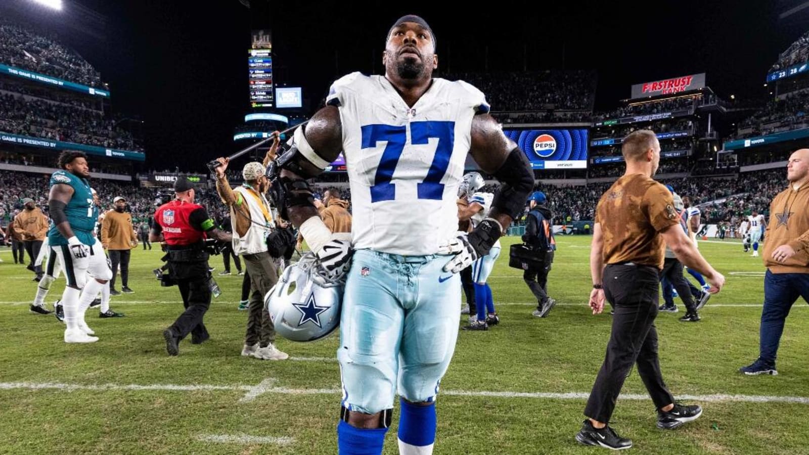 Former Cowboys tackle Tyron Smith bids farewell to Dallas