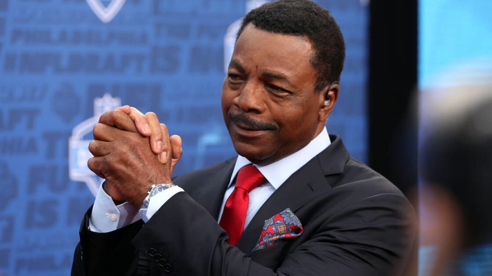 Sylvester Stallone pays tribute to late ‘Rocky’ co-star, former NFL LB Carl Weathers