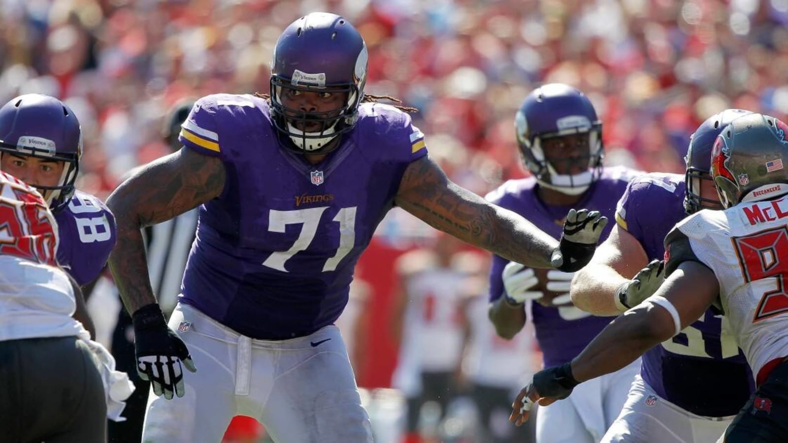 Ex-Vikings tackle Phil Loadholt joins Deion Sanders at Colorado