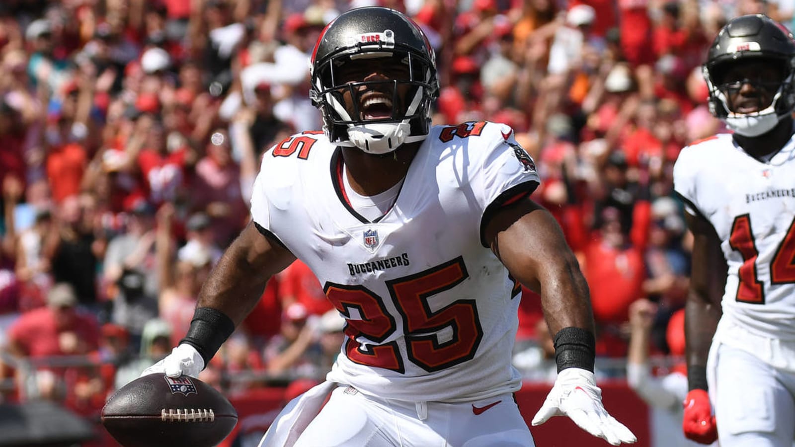 Bucs place Giovani Bernard on IR with MCL injury