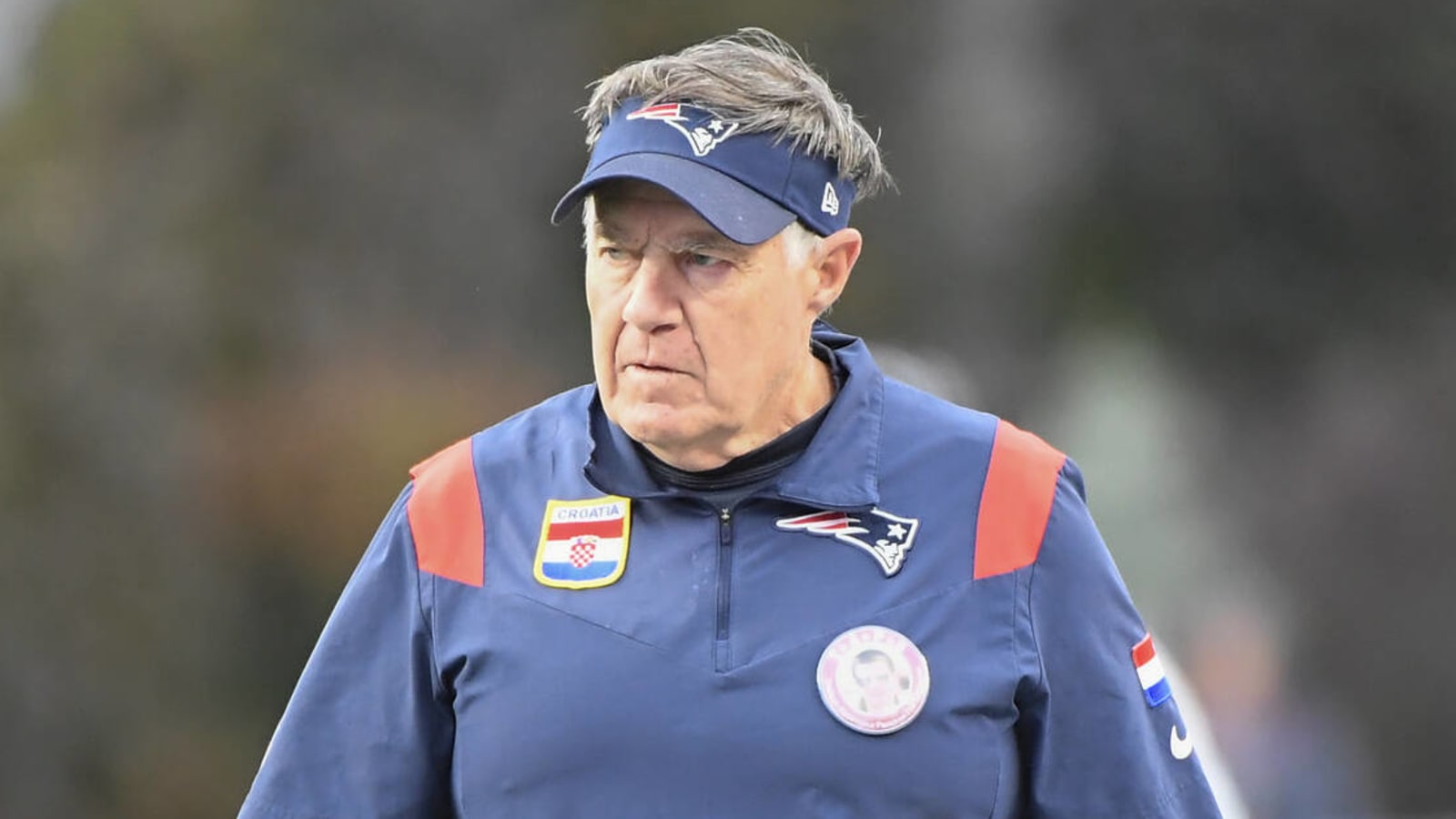 Patriots star offers passionate defense of Bill Belichick